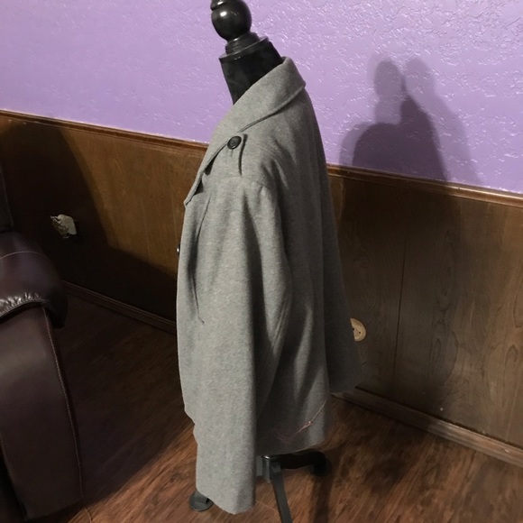 Coat - Picture 3 of 8